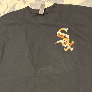 Chicago White Sox Commemorative Black Graphic Men's Shirt. Design on back.
